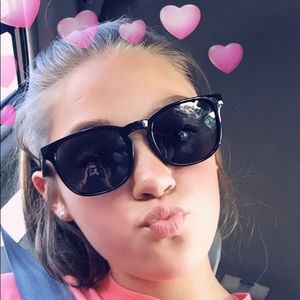 Meet your Posher, Bella